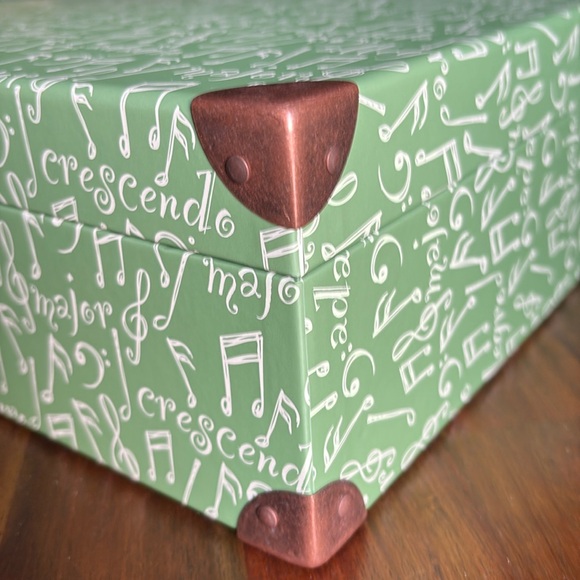 Music Notes and Terms along with Treble and Base Clefs NESTING BOX - metal lock - Picture 3 of 14